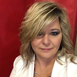 Meet your Posher, Carolyn